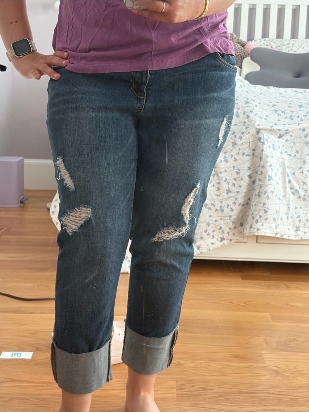 Women’s distressed Dark Denim capris
